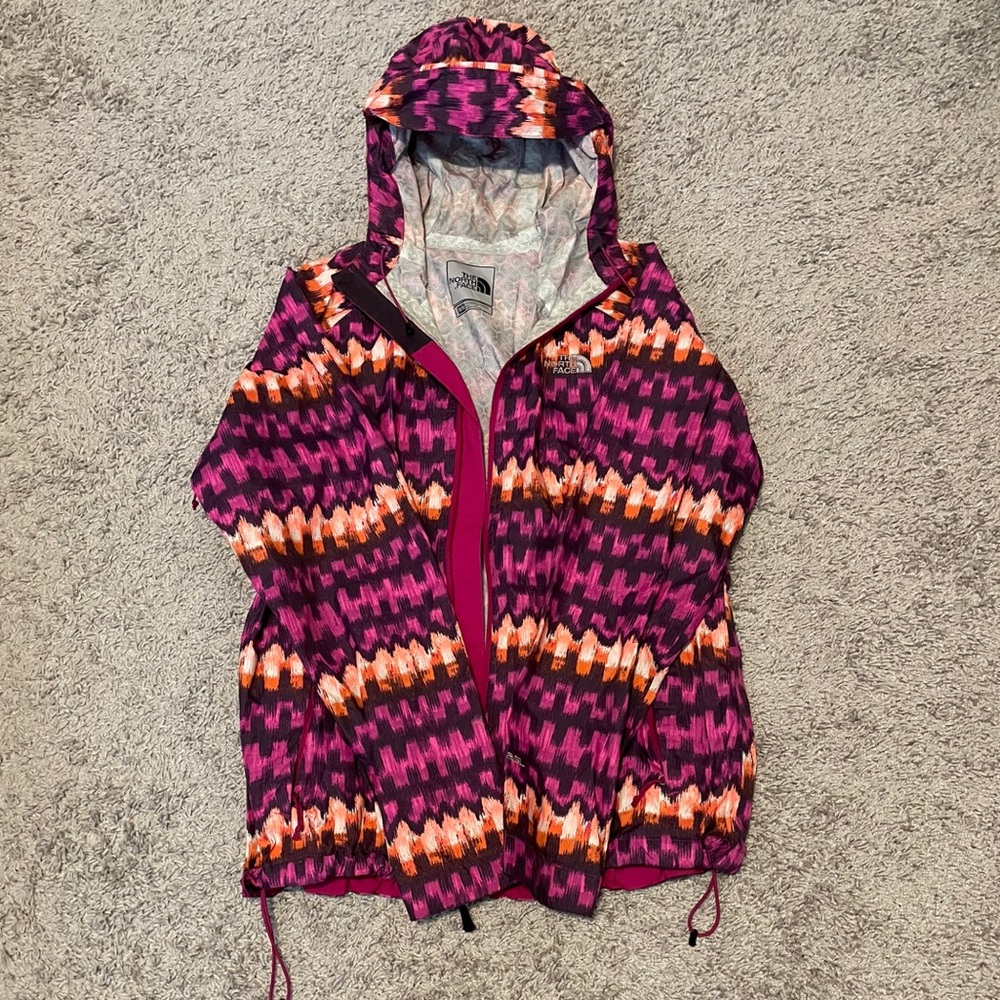 EUC The NORTH FACE HyVent 2.5L Waterproof Jacket with Zippered Pockevts, Size MM